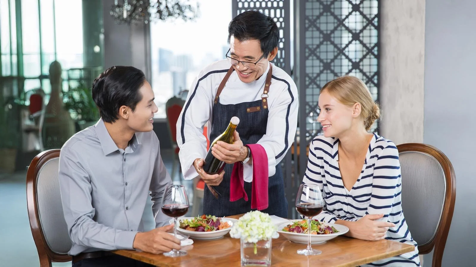 Restaurant Guest Retention Strategies: Your Guide For 2025